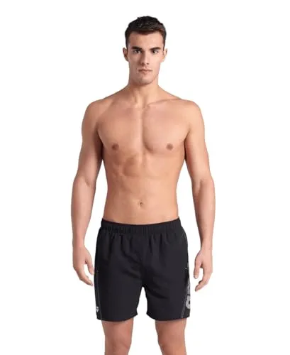 Arena Herren Fundamentals Logo Boxer Swim Trunks - Schwarz-Weiß, 3XL EU - Herren-Bademode aus 100% recyceltem Polyester, schnelltrocknend, ideal für Schwimmen und Freizeit mit bequemen Innenslip und seitlichen Taschen.