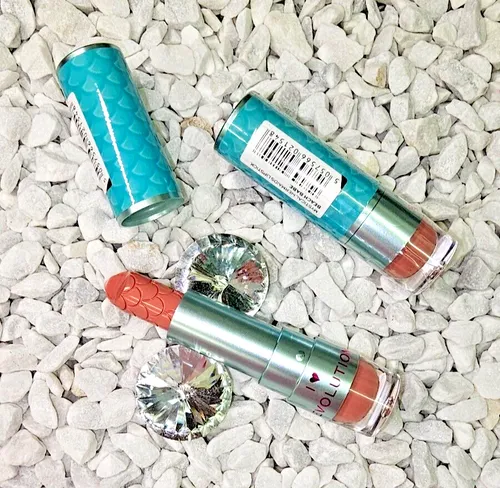 Revolution 1x Lippenstift Mystical Mermaids Lipstick Beach Babe nude Chic Mode