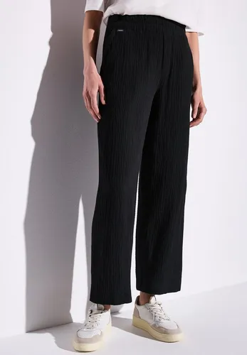 Stoffhose STREET ONE Damen Gr. 38 schwarz - Bequeme Damen-Stoffhose von STREET ONE in schwarz. Hohe Leibhöhe und gerade Beinform für einen lässigen Look. Pflegeleicht und atmungsaktiv aus 100% Baumwolle, ideal für coole Freizeit-Outfits.