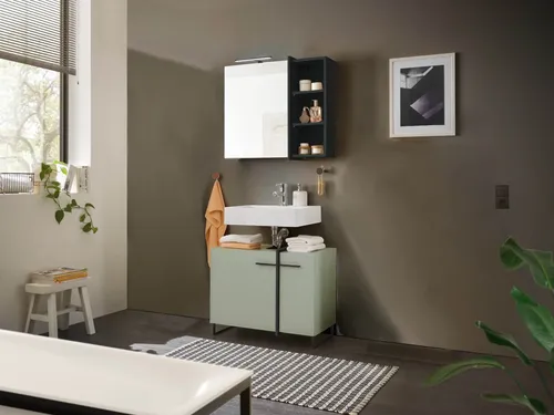 Badezimmer Badmöbel Set MESSINA in Schilfgrün mit Spiegelschrank - Stilvolles Badezimmermöbel-Set in Schilfgrün mit eleganten Stangengriffen und Softclose-Funktion. Der Spiegelschrank bietet zusätzlichen Stauraum und integrierte Beleuchtung für mehr Komfort.