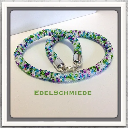 Edelschmiede925 Häkelkette im Farbmix mit 925/- Verschluss - Elegante Halskette aus Sterlingsilber, 43 cm lang und im einzigartigen Farbmix gestaltet – der perfekte Schmuck für jeden Anlass.