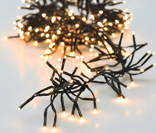 LED Weihnachtsbaum Lichterkette 4 m - 576 warme LEDs mit Speicherchip - Weihnachtsbeleuchtung für Innen- und Außenbereich, 8 Funktionen, speichert Programme bei Stromunterbrechung, sorgt für stimmungsvolles Ambiente.