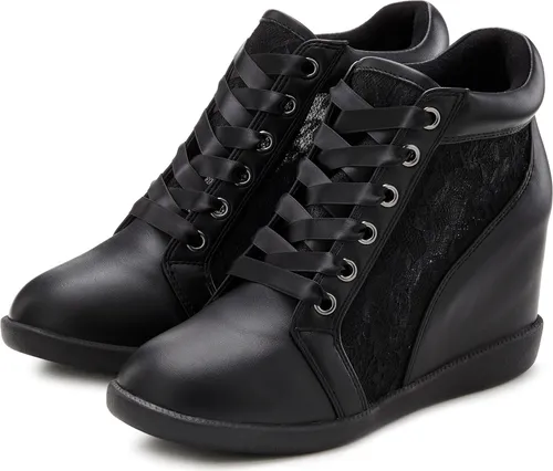 LASCANA Damen Sneaker mit Keilabsatz - Elegante Sneaker mit innenliegendem Keilabsatz und Spitzendetails von LASCANA. Ideal für Freizeitlooks, gefertigt aus hochwertigem Lederimitat für optimalen Tragekomfort.
