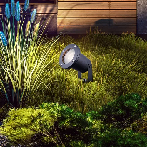 LED Gartenstrahler mit Erdspieß – Moderne Wegbeleuchtung in Grau - Lampen für den Außenbereich, schwenkbarer Leuchtkopf und IP65 Schutz für Wetterbeständigkeit. Ideal für stilvolle Beleuchtung im Garten oder auf Wegen.