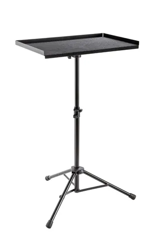 K&M 13500 Percussion-Ablagetisch Schwarz – Höhenverstellbare Ablage für Zubehör - Percussion-Ständer – Stabiler, höhenverstellbarer Tisch mit klappbaren Füßen und materialschonender Filzauflage, ideal für Percussion-Instrumente und Zubehör.