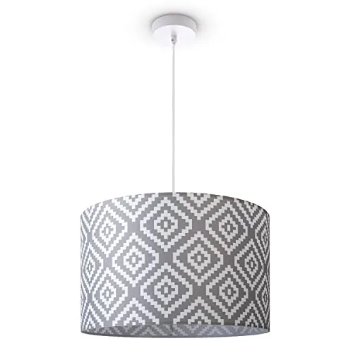 Paco Home Pendelleuchte - Elegante Hängelampe in Weiß mit Rautenmuster - Verleihen Sie Ihrem Raum mit dieser stilvollen Pendelleuchte ein modernes Highlight. Der hochwertige Stoffschirm sorgt für sanftes Licht und verspielte Effekte. Einfache Montage mit fischer® Dübel und Schrauben.