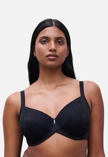 Chantelle EasyFeel Very Covering Bügel-BH Schwarz E 105 Damen - Der Chantelle EasyFeel Bügel-BH bietet außergewöhnlichen Halt und Komfort für größere Oberweiten. Mit vorgeformten Cups und verstellbaren Trägern sorgt er für eine perfekte Passform und eine elegante Silhouette.