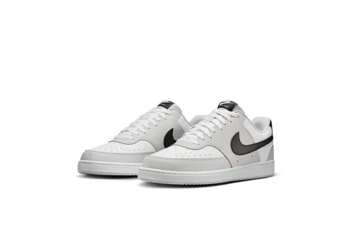 Nike Court Vision Lo Sneaker - Graue Herren Sneaker in Größe 40 - Sneaker in Größe 40 von Nike, mit stylischem grauem Design und atmungsaktivem Obermaterial aus Synthetik für optimalen Tragekomfort.