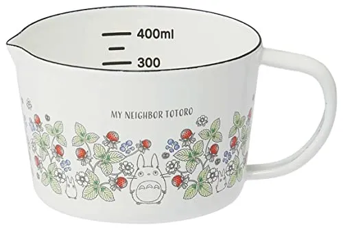 Mein Nachbar Totoro Messbecher Soot Sprites 450 ml - Actionfiguren: Offiziell lizenzierter Messbecher aus Emaille mit Rußmännchen-Motiv, perfekt für Studio Ghibli-Fans und als einzigartiges Küchenaccessoire.