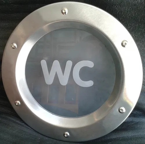 Bullauge Fenster Edelstahl INOX 350mm für Tür - Türbeschläge & -verzierungen, schafft eine maritime Atmosphäre und ist ideal für Toiletten. Passend für Türstärken von 24 mm bis 40 mm.