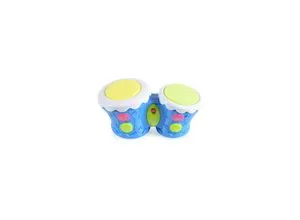 Moni Musikspielzeug Trommel HE0505, bunte Klatschtrommel mit Licht und Geräuschen - Die Moni Trommel HE0505 begeistert Kinder ab 18 Monaten mit bunten Lichtern und verschiedenen Klängen. Ideal für kreative Spielstunden und zur Förderung der musikalischen Entdeckung. Spaß und Lernen in einem! Das Drum ist kompakt und leicht zu handhaben.