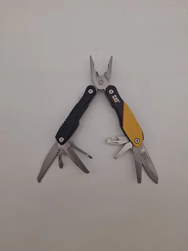 Caterpillar CAT MultiTool mit 13 Werkzeugen aus rostfreiem Stahl, CAT980048