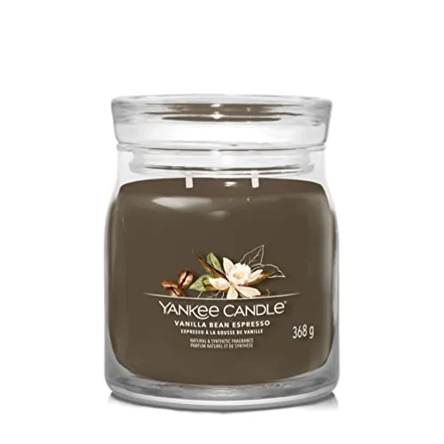 Vanilla Bean Espresso Signature Medium Jar 368g 2-Docht Kerze - Genießen Sie den verlockenden Duft von frisch gebrühtem Espresso und süßer Vanille. Diese 2-Docht Kerze sorgt für ein gleichmäßiges Brennen und schafft eine gemütliche Atmosphäre in jedem Raum.