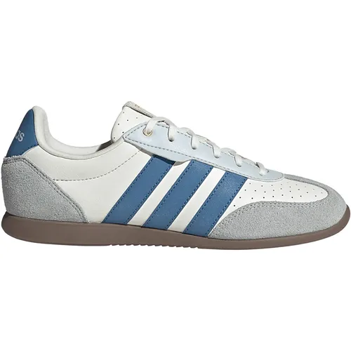 adidas Damen BARREDA LO Schuhe – core White/Dusky Ink/GUM5, 37 1/3 EU - Stylische Damen Sneaker mit regulärer Passform, optimal für den Alltag. Das schmale Profil-Design und die Gummiaußensohle bieten Komfort und Halt.