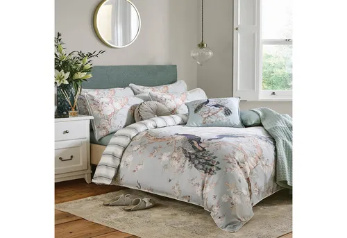 Laura Ashley Bettwäsche Belvedere Duckegg, 230x220 cm, 100% Baumwolle - Verleihen Sie Ihrem Schlafzimmer mit der eleganten Bettwäsche Belvedere Duckegg von Laura Ashley einen Hauch von britischem Charme. Die großzügigen Maße von 230 x 220 cm und die 100% Baumwolle sorgen für ein angenehmes Schlaferlebnis.