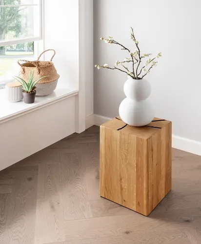 Main Möbel Beistelltisch Blumensäule Danzig II aus Wildeiche - Ablagetisch aus massiver Wildeiche, umweltfreundlich und bereits montiert. Ideal für Blumen oder als Dekorationselement, verleiht deinem Raum zeitlose Schönheit.