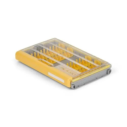 Produktbild PLANO EDGE 3700 Jerkbait Tackle Box, 35,6 cm L x 22,9 cm B x 4,8 cm H, schützt bis zu 20 Köder, Allzweckboxen zum Angeln, Rustrictor Rostschutztechnologie, wasserdichte Versiegelung,