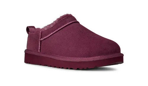 UGG Unisex CLASSIC MICRO Clog Homeslippers - Stylische Pantoffeln zum schnellen Hineinschlüpfen. Das weiche Veloursleder und das kuschelige Lammfell-Futter sorgen für hohen Komfort im Alltag.