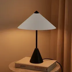 Lindby Tischleuchte Norvik, Metall, Schwarz IP20, 2 x 8 W LED - Moderne Nachttischleuchte aus robustem Metall in Schwarz und Hellgrau, ideal für stilvolle Akzente im Wohnzimmer oder Schlafzimmer.