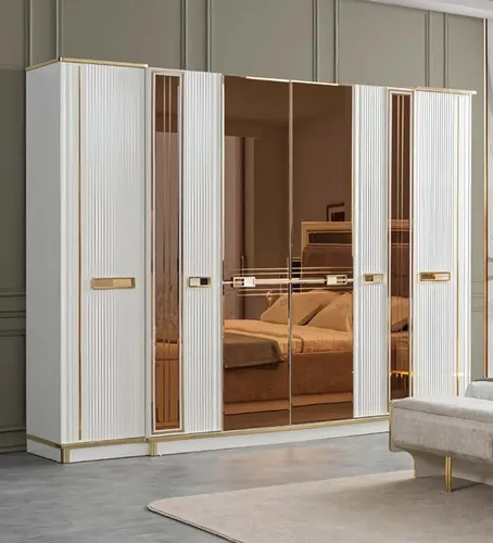 Moderne Kleiderschrank Einbauschrank in Weiß - Kleiderschrank mit 4 Türen, über 8 Regalfächern und einer Schublade. Ideal für das Schlafzimmer, bietet viel Stauraum und eine elegante, moderne Optik.