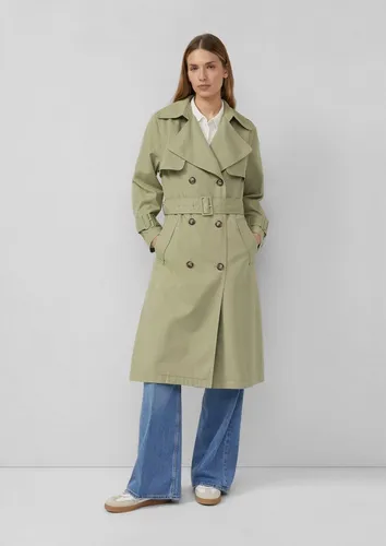 s.Oliver Leichter Trenchcoat aus Lyocell - Eleganter Trenchcoat aus Lyocell mit klassischem Reverskragen und praktischen Pattentaschen. Ideal für wechselhaftes Wetter und entspannte Unternehmungen. Der Textilgürtel betont deine Silhouette und sorgt für einen stilvollen Look.