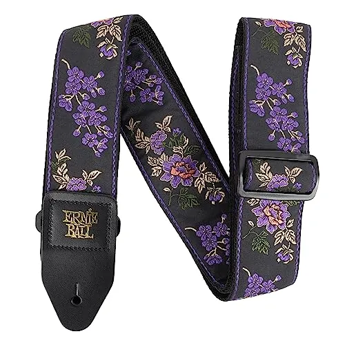 Ernie Ball E-Guitar Strap Lavender Blossom - Gitarrengurt im einzigartigen Lavender Blossom Design, 50 mm breit und verstellbar von 1040 bis 1280 mm. Hoher Tragekomfort und zuverlässiger Halt für kreative Auftritte.