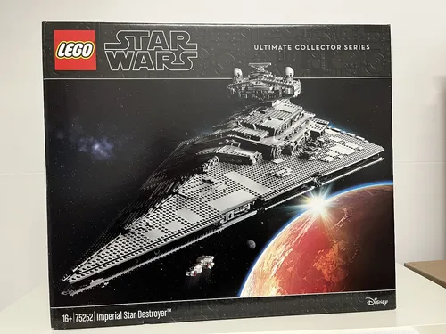 LEGO Imperialer Sternzerstörer (75252) - Ultimate Collector Series, über 4.700 Teile, mit authentischen Details und Präsentationsständer für Star Wars Fans