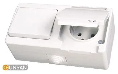 IP54 Steckdose mit Schalter Feuchtraum Aufputz Weiss 16A 250V 1071100100181