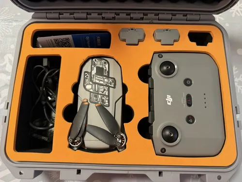 Produktbild DJI Mini 2 SE Fly More Combo