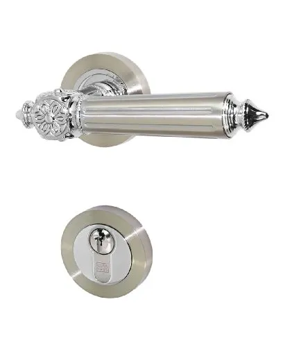 Türbeschlag 1624-A R PZ Antik Optik - Türgriff-Set in eleganter Antik Optik, ausgestattet mit Hochhaltefeder und Festdrehbar gelagert für optimale Funktionalität.