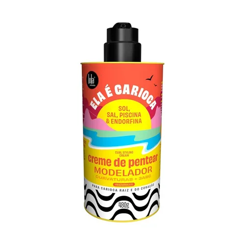 Lola From Rio Ela É Carioca Creme De Pentear 3ABC 480g - Stylingcreme für lockiges Haar - Entdecken Sie die Lola From Rio Ela É Carioca Creme De Pentear 3ABC 480g. Ideal für lockiges Haar, sorgt sie für Definition und Geschmeidigkeit, ohne zu beschweren.