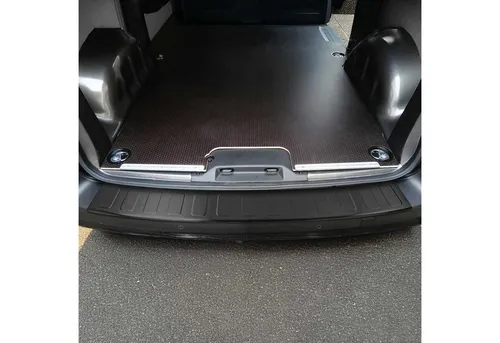 OMAC Ladekantenschutz für Peugeot Expert 2017-2024 - Abdeckblenden, langlebiger und rostfreier Edelstahl schützt vor Kratzern und bietet eine elegante Optik. Einfache, bohrfreie Installation in Minuten!