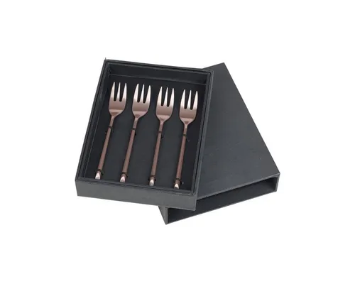 broste Copenhagen HUNE Kuchengabel Titanium Espresso 4tlg. - Elegantes 4-teiliges Set aus Edelstahl-Kuchengabeln in Kupfer, inspiriert von organischen Formen. Ideal für stilvolle Kaffeetafeln und besondere Anlässe.