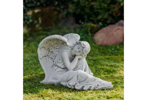 Gartenfigur Engel Statue Grab, H. 37 cm - Frostsicher und liebevoll gestaltet - Figuren: Diese 37 cm hohe Engel-Statue mit fein gezeichneten Flügeln und opulentem Gewand ist frostfest und ideal für die Grabdekoration.