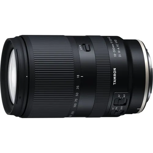 Tamron 18-300mm F/3.5-6.3 Di II-A VC VXD für Canon RF-Mount - Objektive für Systemkameras mit Megazoom-Funktion, ergonomischem Design und leichtem, kompaktem Format – ideal für Reisefotografie.