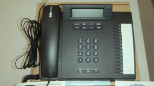 Auerswald Telefon COMfortel 1400 - Schnurgebundenes ISDN-Telefon mit 8,9 cm Touchscreen-Farbdisplay, 10 programmierbaren Tasten und bis zu 1600 Telefonbucheinträgen