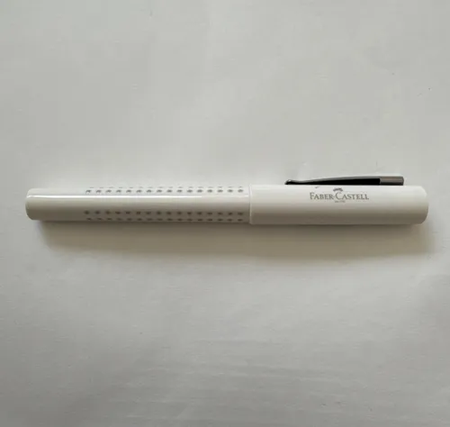 P071 FABER CASTELL Füllhalter Grip 2010 Weiß Pearl Edition M