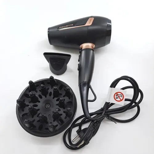 Rowenta CV8830 Pro Expert Haartrockner - Leistungsstarker 2200 W Haartrockner mit Ionengenerator für seidig glattes Haar, inkl. vielseitigem Styling-Zubehör und ergonomischem Design für maximalen Komfort.