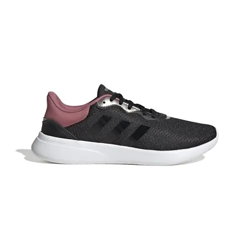 adidas Damen QT Racer 3.0 Schuhe - Laufschuhe mit leichtem Textiloberteil, ideal für Komfort und Stil beim Laufen oder im Alltag. Eine Nummer größer kaufen für optimalen Sitz.