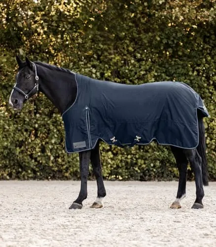 Waldhausen Outdoordecke Arctic High Neck 100 g, Nachtblau, 135 cm - Reit- & Pferdebedarf: Schützen Sie Ihr Pferd optimal mit der wasserdichten Arctic Outdoordecke, die Scheuerstellen vermeidet und mit reflektierenden Details für Sicherheit sorgt.
