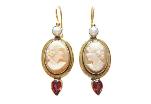 Mugello Paar Ohrhänger Madama Muschelgemme Granat von Mugello