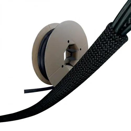 LABEL THE CABLE Flexibler Robuster Kabelkanal - Selbstschließend und Zuschneidbar - Kabelschläuche, selbstschließend, einfach zuzuschneiden ohne Versiegeln, perfekt für schnelles Kabelmanagement am Schreibtisch.