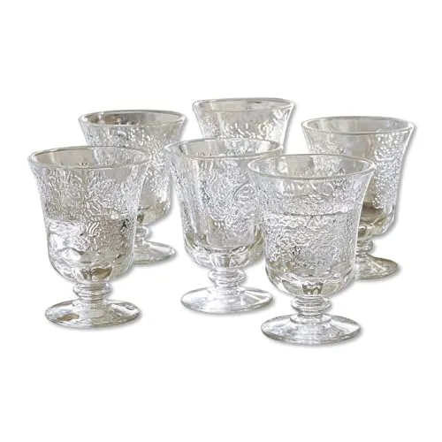 LOBERON Wassergläser 6er Set - Traditionelle französische Herstellung, elegante Kelchform mit floralen Reliefmustern, spülmaschinengeeignet und ideal für Wasser und Wein