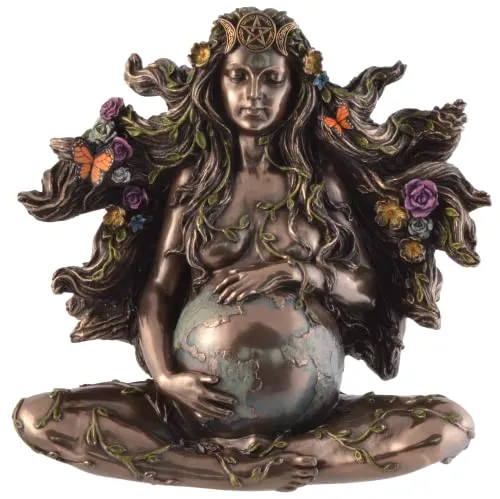 VOGLER Gaia Erdmutter - bronzierte Sammlerfigur von Veronese - Elegante Erdmutter Gaia, die griechische Göttin des Lebens, sitzt mit Blumen und Schmetterlingen. Handgefertigt mit detailreicher Bronze- und Farbveredelung, perfekte Ergänzung für jede Sammlung.