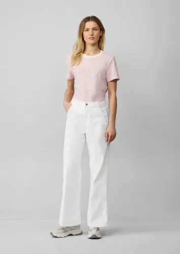 s.Oliver Jeans Suri - High Rise Wide Leg in Weiß - Stylische Jeans im Regular Fit mit hohem Bund und weitem Bein, ideal für einen trendigen Look. Praktische Gürtelschlaufen und Gesäßtasche bieten Funktionalität und Stil.