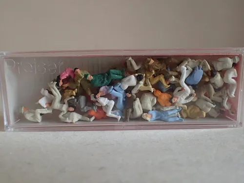 Preiser Reisende Zugabteil Sitzende Personen 48 St 14400 H0 1:87 OVP