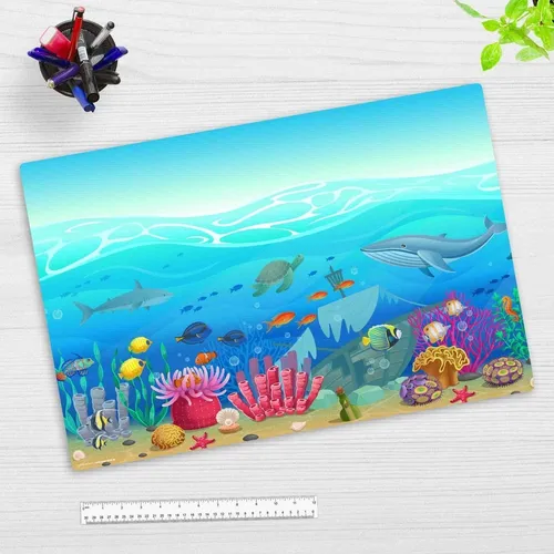 Cover-your-desk Schreibtischunterlage für Kinder – Illustrierte Unterwasserwelt - Schreibwaren: Hochwertige, BPA-freie Schreibtischunterlage aus robustem Vinyl, schützt vor Verschmutzungen und bietet angenehmen Schreibkomfort.