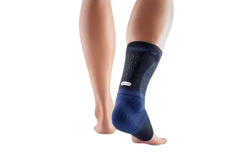 Bauerfeind AchilloTrain Fußbandage für gezielte Unterstützung - Die AchilloTrain Fußbandage bietet gezielte Entlastung bei Beschwerden im Fersenbereich. Atmungsaktives Material sorgt für optimalen Tragekomfort und eine perfekte Passform, ideal für den täglichen Einsatz.