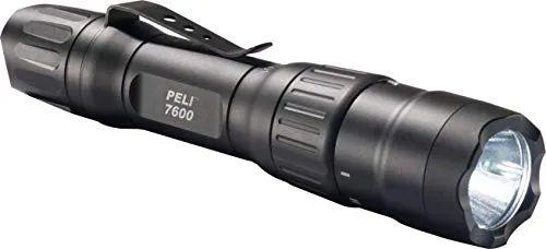 PELI 7600: Dreifarbige Taktische Allround-LED-Taschenlampe, bei Polizeikräften Weltweit Bewährt und Eingesetzt, IPX8 Wasserdicht, 944 Lumen, 29h Brenndauer, Farbe: Schwarz
