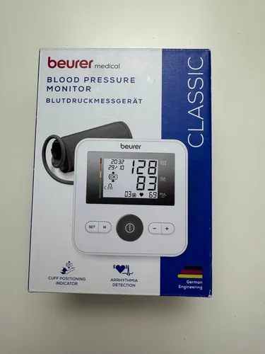 Beurer BM 27 Oberarm-Blutdruckmessgerät - Blutdruckmessgerät mit 4 Benutzerprofilen, 30 Speicherplätzen und Farbskala für einfache Auswertung. Ideal für präzise Messungen zu Hause oder unterwegs.